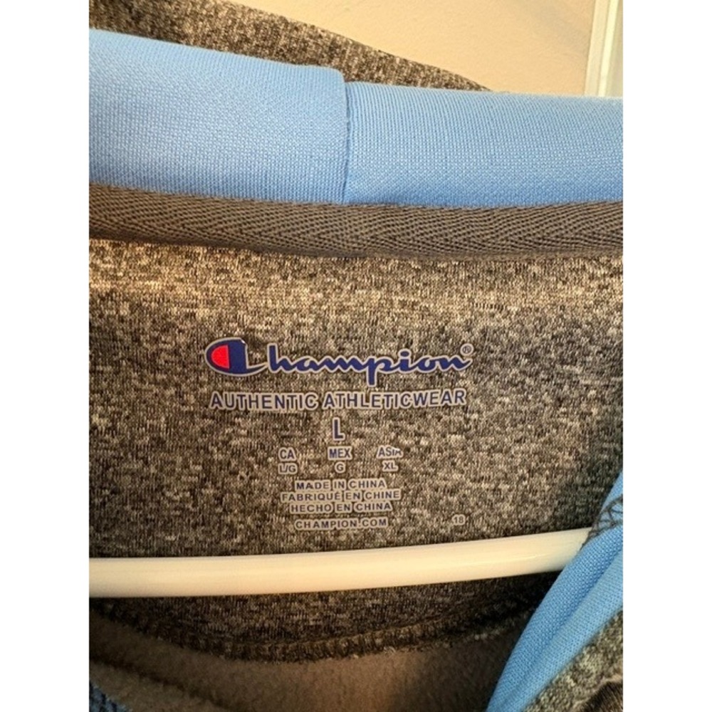 Champion North Carolina Tar Heels Hoodie NCAA Pullover Sweatshirt - Picture 2 of 4